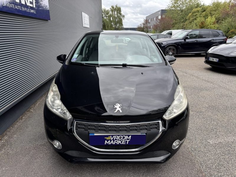 PEUGEOT 208 2013
