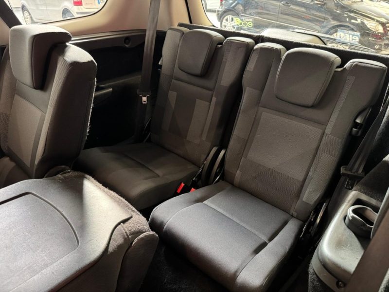 RENAULT MEGANE SCENIC 1.5 dCi 110ch Authentique 7pl 