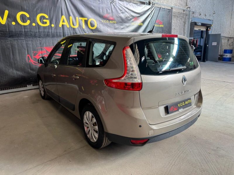 RENAULT MEGANE SCENIC 1.5 dCi 110ch Authentique 7pl 