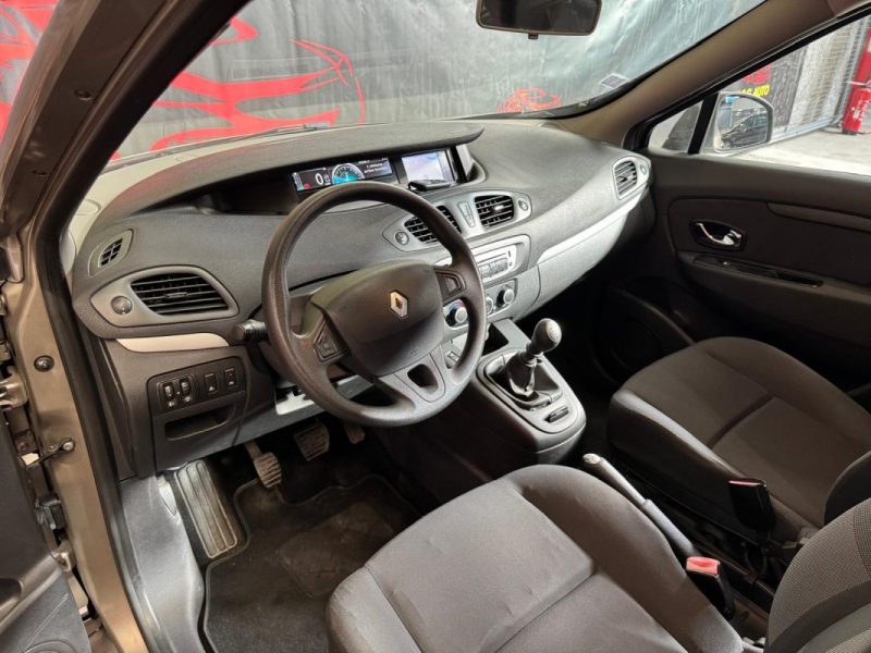 RENAULT MEGANE SCENIC 1.5 dCi 110ch Authentique 7pl 