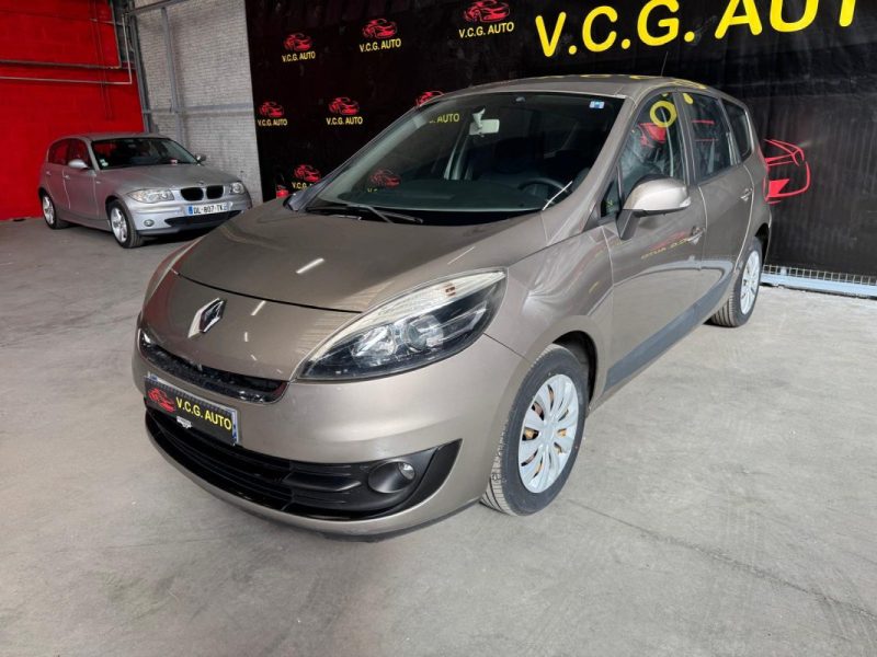 RENAULT MEGANE SCENIC 1.5 dCi 110ch Authentique 7pl 