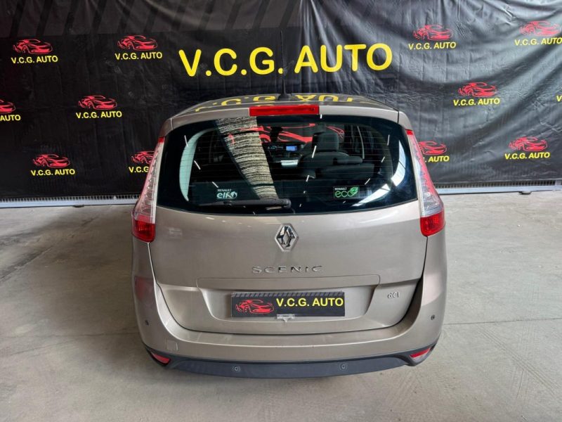 RENAULT MEGANE SCENIC 1.5 dCi 110ch Authentique 7pl 