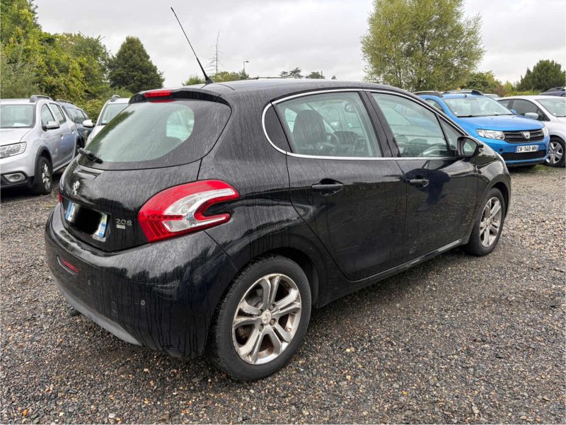 Peugeot 2081.6 e-HDi FAP Féline 5p