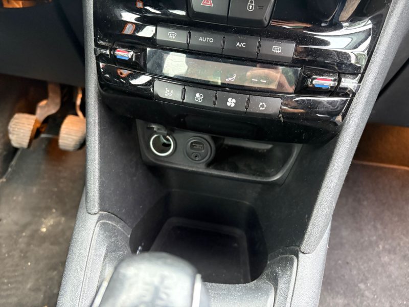  Peugeot 2081.6 e-HDi FAP Féline 5p