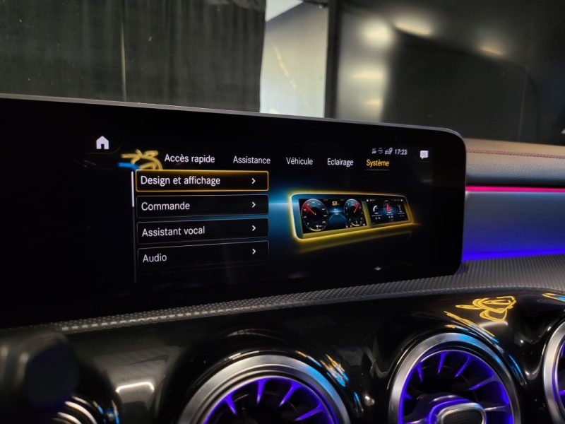 MERCEDES CLASSE CLA 200 163ch AMG LINE / TOIT OUVRANT / SIEGES ELECTRIQUES / FEUX MULTIBEAM / SIEGES