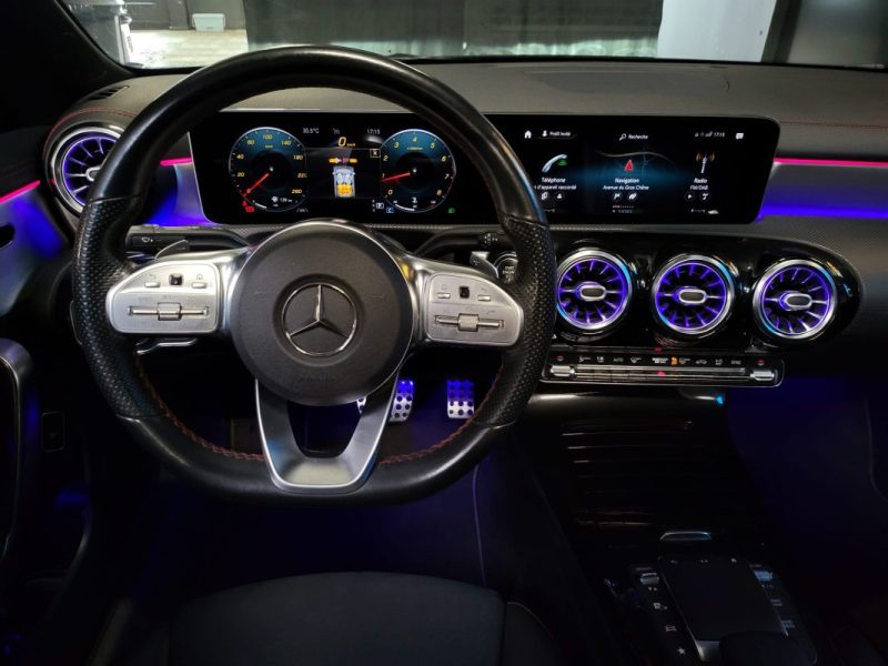MERCEDES CLASSE CLA 200 163ch AMG LINE / TOIT OUVRANT / SIEGES ELECTRIQUES / FEUX MULTIBEAM / SIEGES