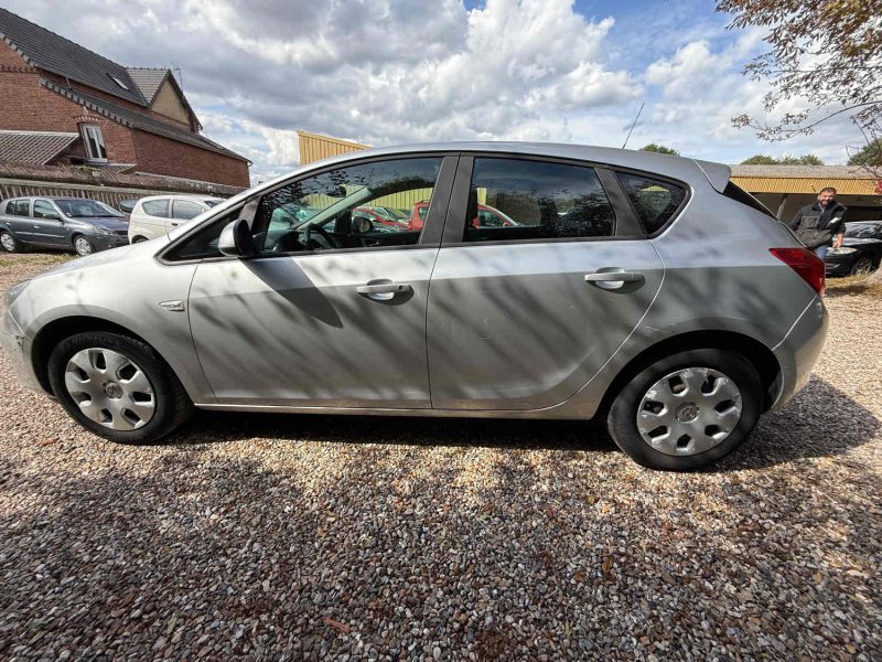 OPEL ASTRA J (P10) 2010