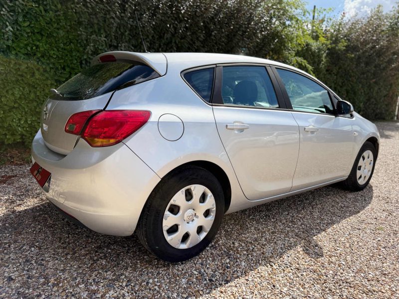 OPEL ASTRA J (P10) 2010