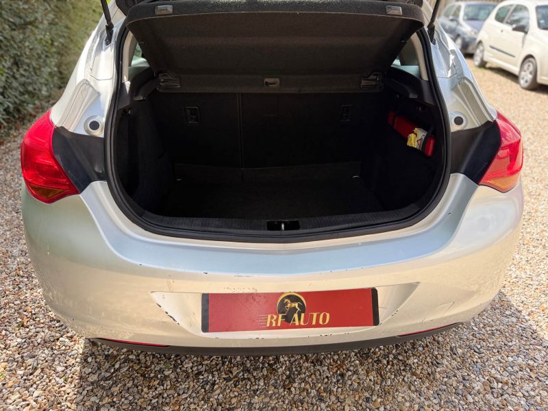 OPEL ASTRA J (P10) 2010