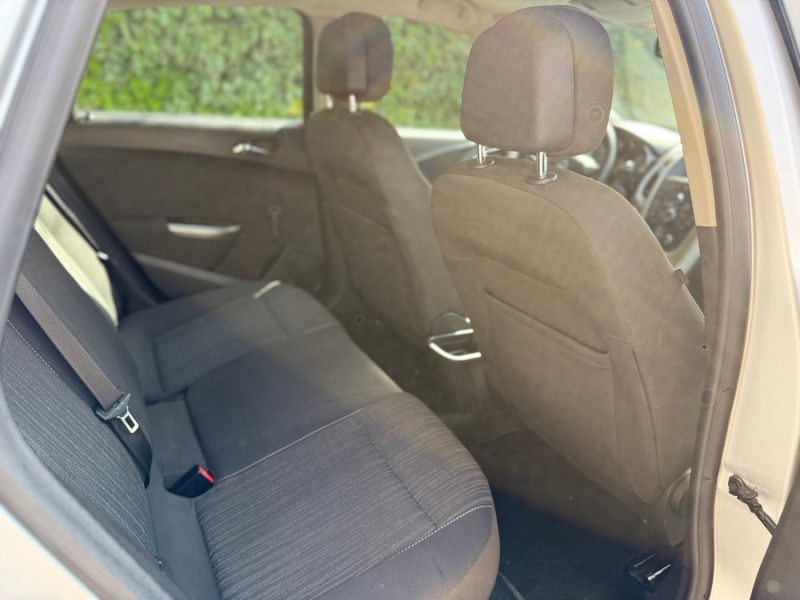 OPEL ASTRA J (P10) 2010