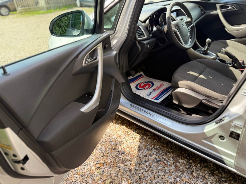 OPEL ASTRA J (P10) 2010