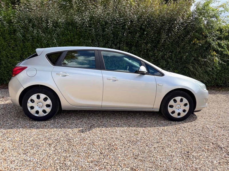 OPEL ASTRA J (P10) 2010