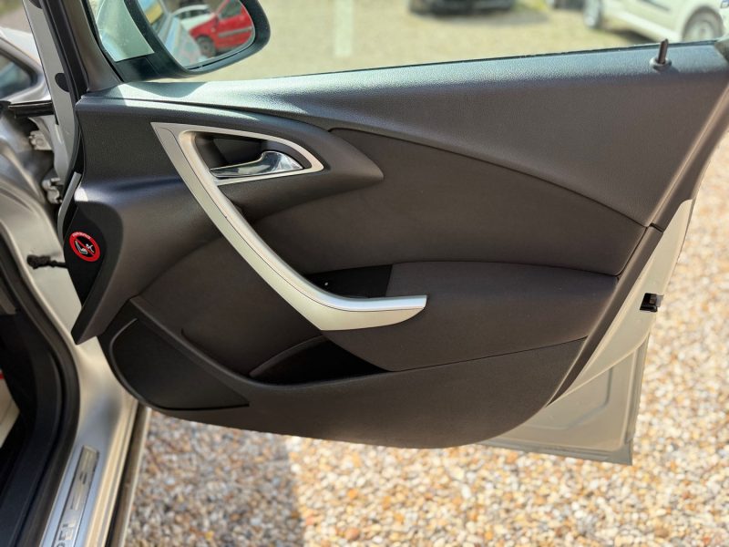 OPEL ASTRA J (P10) 2010