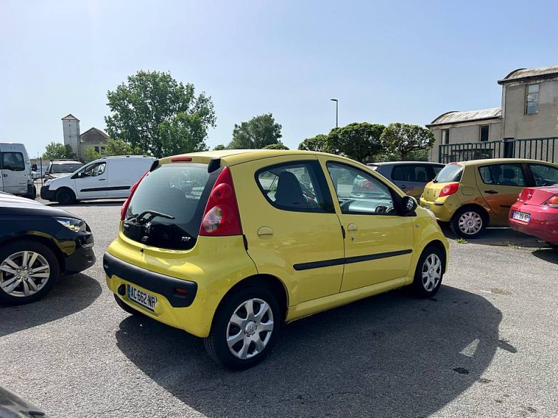 PEUGEOT 107 2009