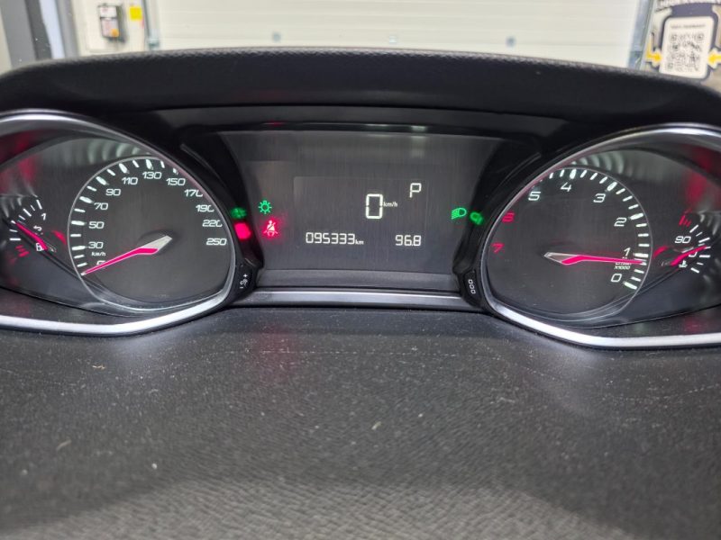 PEUGEOT 308 1.2 PureTech 130ch ALLURE EAT6 - DISTRI OK