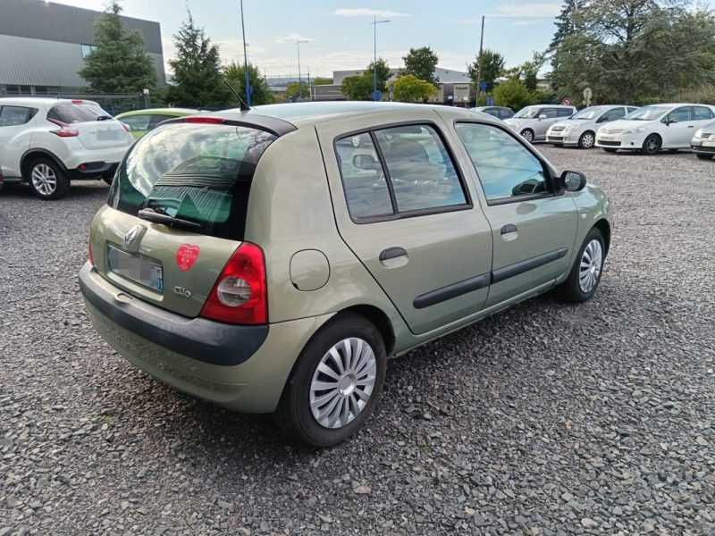 RENAULT CLIO 2003