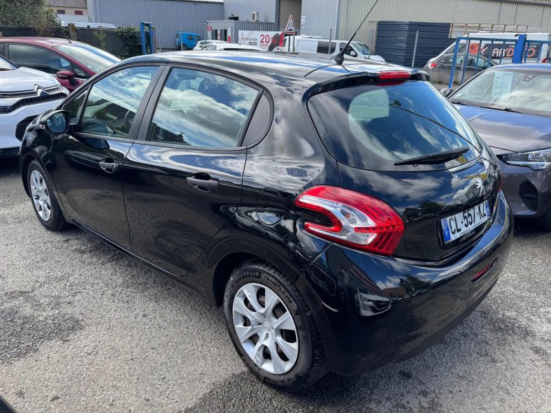 PEUGEOT 208 1.4 HDi Allure 5p