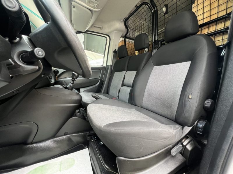 FIAT DOBLO CARGO III PHASE 2 PACK PROFESSIONAL NAV 1.4 95 Cv 3 PLACES / GPS REGULATEUR CLIM CritAir1