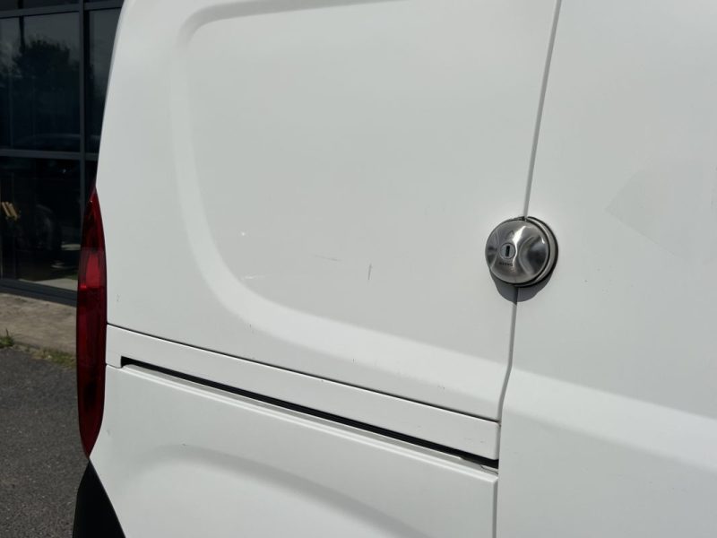 FIAT DOBLO CARGO III PHASE 2 PACK PROFESSIONAL NAV 1.4 95 Cv 3 PLACES / GPS REGULATEUR CLIM CritAir1