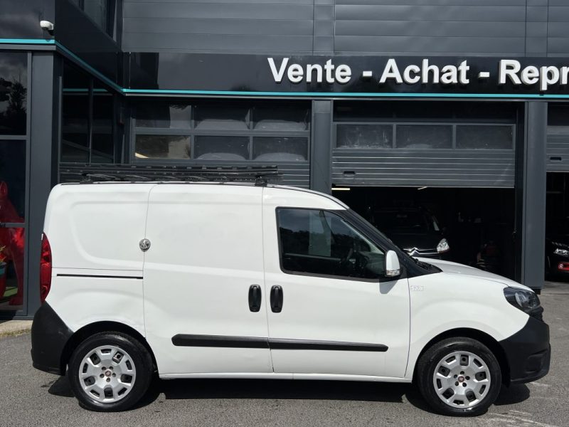 FIAT DOBLO CARGO III PHASE 2 PACK PROFESSIONAL NAV 1.4 95 Cv 3 PLACES / GPS REGULATEUR CLIM CritAir1