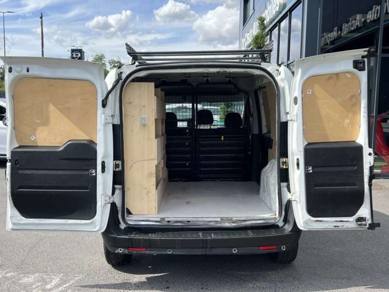 FIAT DOBLO CARGO III PHASE 2 PACK PROFESSIONAL NAV 1.4 95 Cv 3 PLACES / GPS REGULATEUR CLIM CritAir1