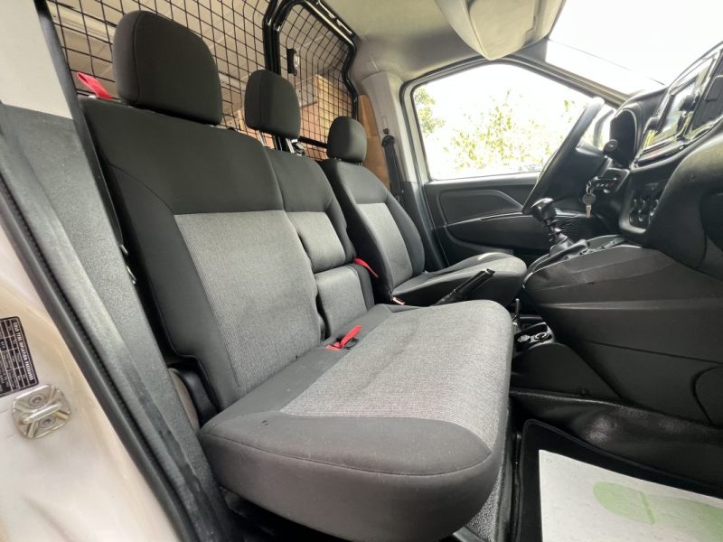 FIAT DOBLO CARGO III PHASE 2 PACK PROFESSIONAL NAV 1.4 95 Cv 3 PLACES / GPS REGULATEUR CLIM CritAir1