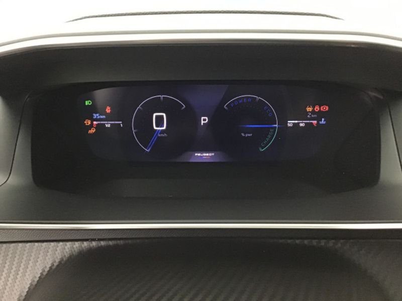 Peugeot 2008 Hybrid 145 e-DCS6 GT