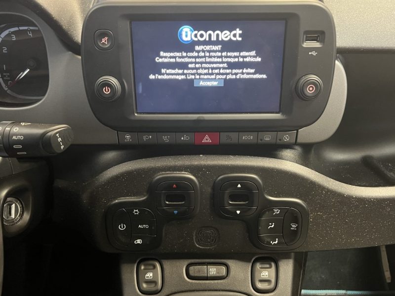 FIAT PANDA CITY CROSS HYBRID 1.0 69CH - GARANTIE CONSTRUCTEUR - 7950KM 