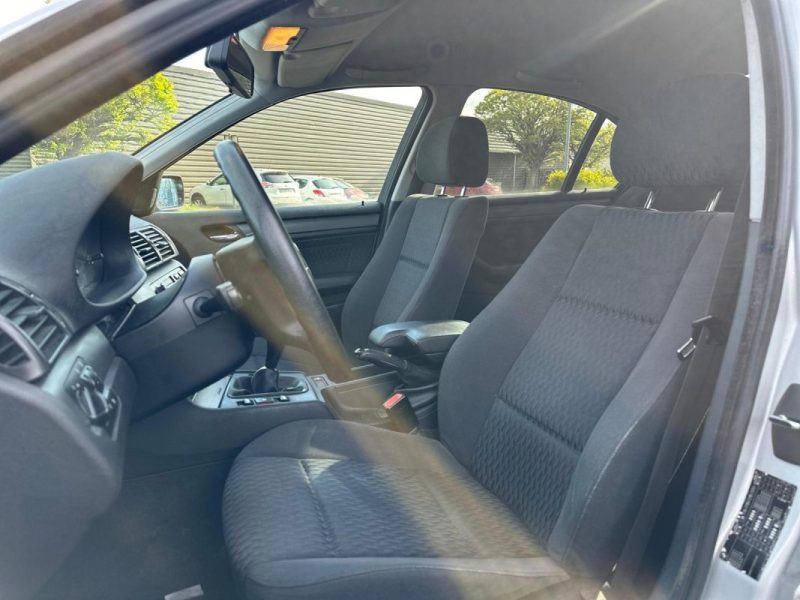 BMW SERIE 3 E46 PHASE 1 / ESSENCE / 5 PORTES / BOITE MANUELLE / REVISION COMPLETE OK