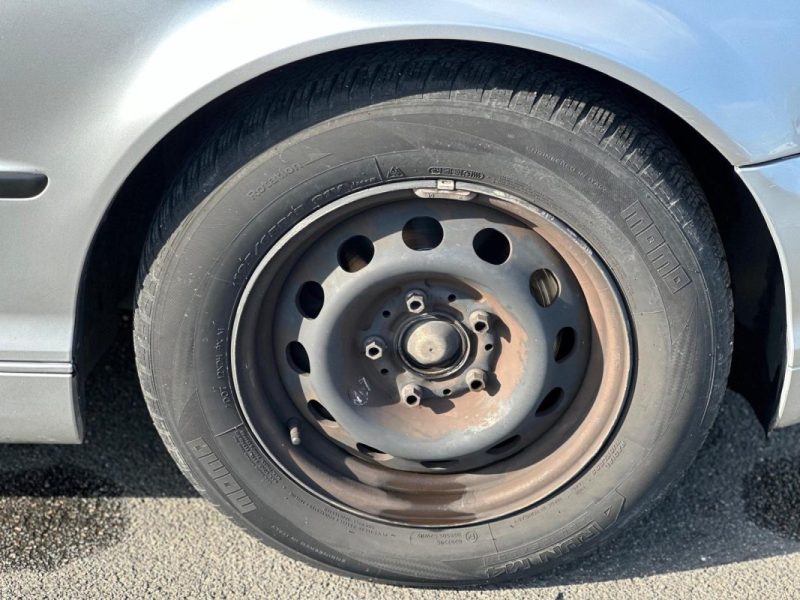 BMW SERIE 3 E46 PHASE 1 / ESSENCE / 5 PORTES / BOITE MANUELLE / REVISION COMPLETE OK