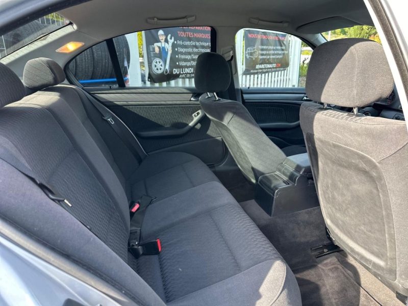 BMW SERIE 3 E46 PHASE 1 / ESSENCE / 5 PORTES / BOITE MANUELLE / REVISION COMPLETE OK