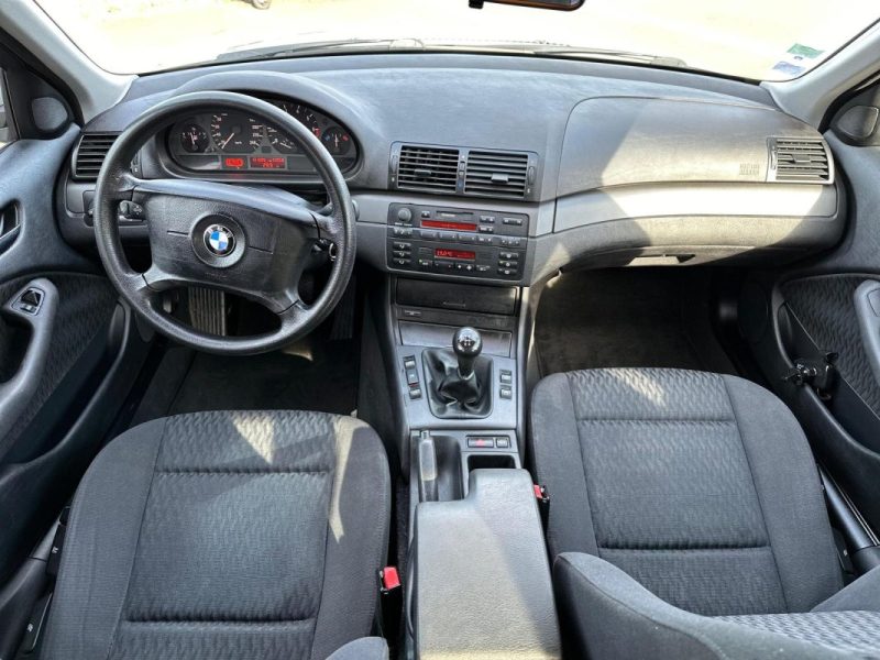 BMW SERIE 3 E46 PHASE 1 / ESSENCE / 5 PORTES / BOITE MANUELLE / REVISION COMPLETE OK