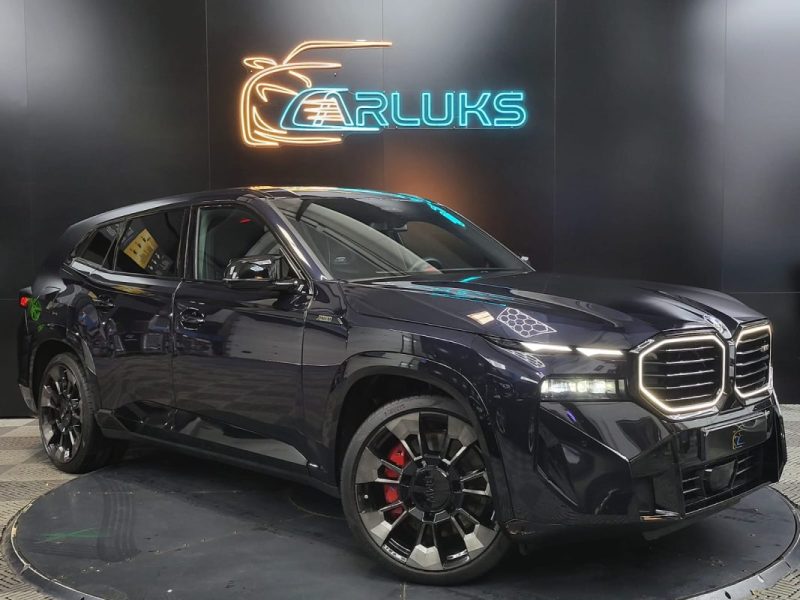 BMW XM 4.4 V8 HYBRID 4WD CARBON SCHWARZ 653 cv