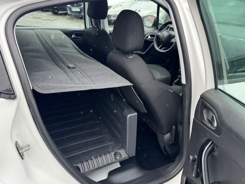 PEUGEOT 208 1.5 HDi 100ch 2 PLACES