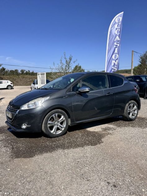 PEUGEOT 208 1.2 VTI ALLURE