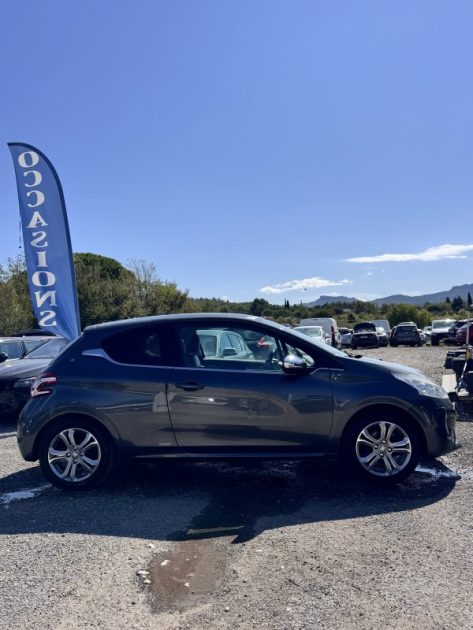 PEUGEOT 208 1.2 VTI ALLURE