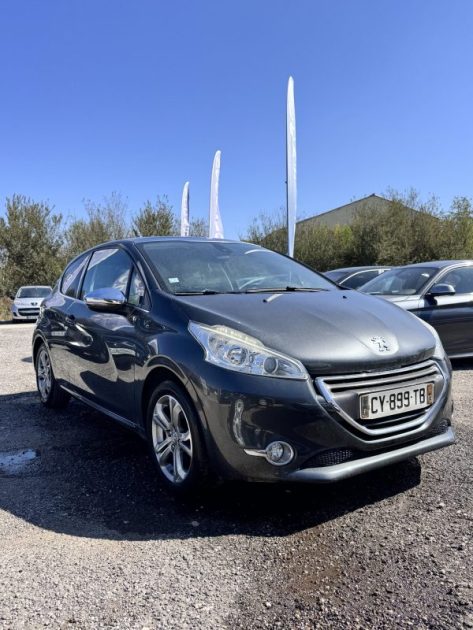 PEUGEOT 208 1.2 VTI ALLURE