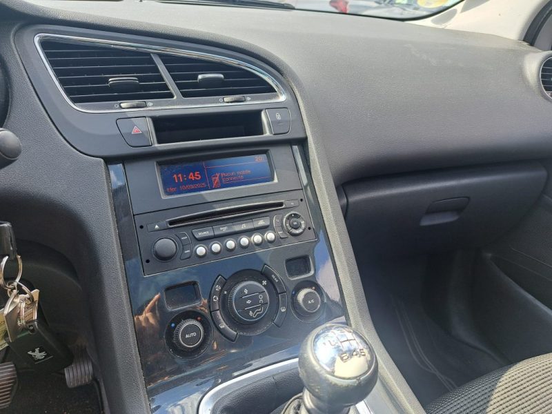 PEUGEOT 5008 1.6 BlueHDi 120ch S&S Style 7 Places