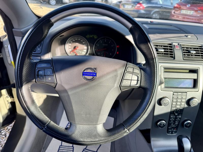 VOLVO C70 2.4 Summum Coupé Cabriolet 170 ch BVA