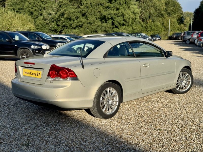 VOLVO C70 2.4 Summum Coupé Cabriolet 170 ch BVA