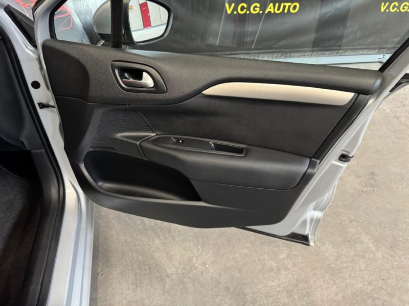 CITROEN C4 1.2i 110ch Shine 