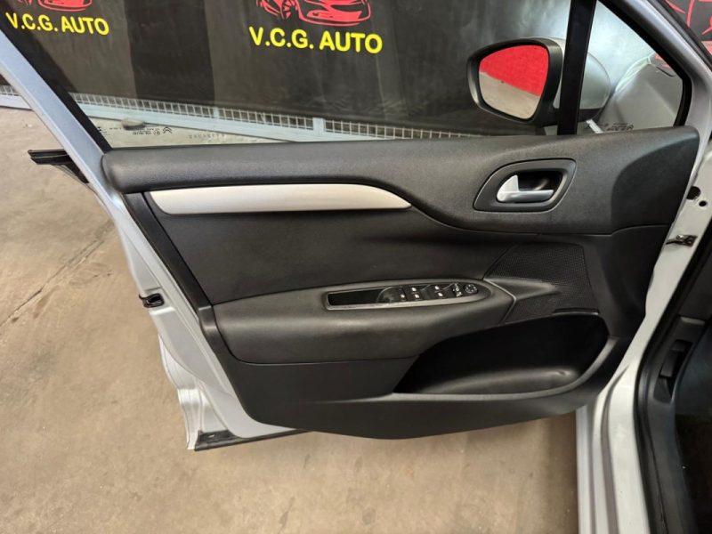 CITROEN C4 1.2i 110ch Shine 