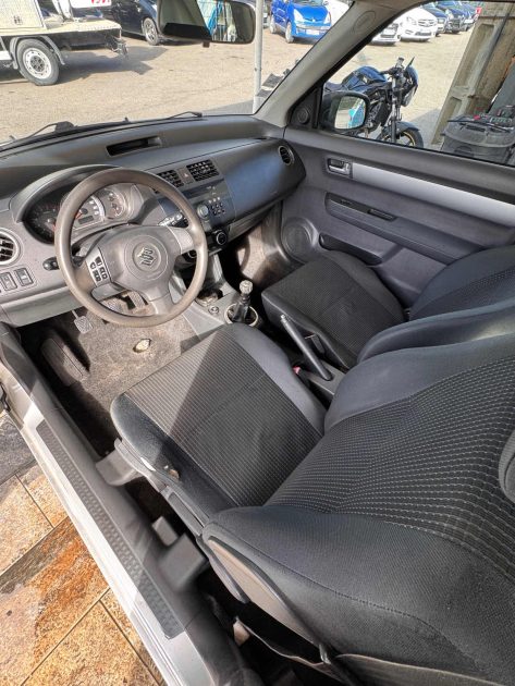 SUZUKI SWIFT 1.3 GLX 