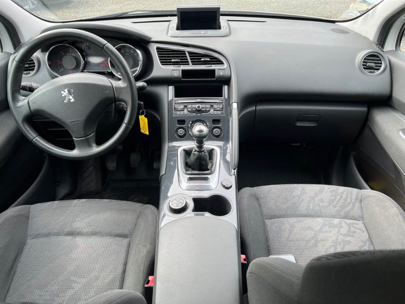 PEUGEOT 3008 1.6 HDi112 FAP Business Pack