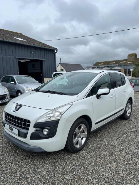 PEUGEOT 3008 1.6 HDi112 FAP Business Pack