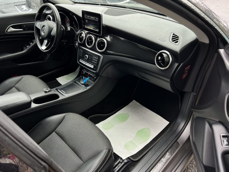 MERCEDES CLASSE CLA 180 1.6 i 122 Cv BOITE AUTOMATIQUE / 36 400 Kms CRIT AIR 1 - GARANTIE 1 AN