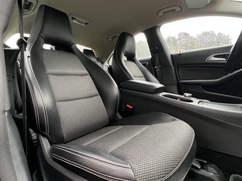 MERCEDES CLASSE CLA 180 1.6 i 122 Cv BOITE AUTOMATIQUE / 36 400 Kms CRIT AIR 1 - GARANTIE 1 AN