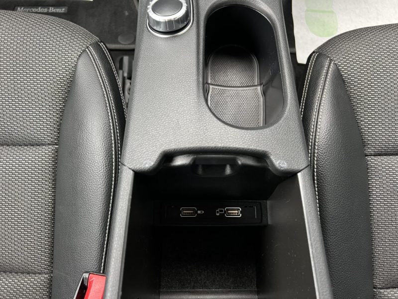 MERCEDES CLASSE CLA 180 1.6 i 122 Cv BOITE AUTOMATIQUE / 36 400 Kms CRIT AIR 1 - GARANTIE 1 AN