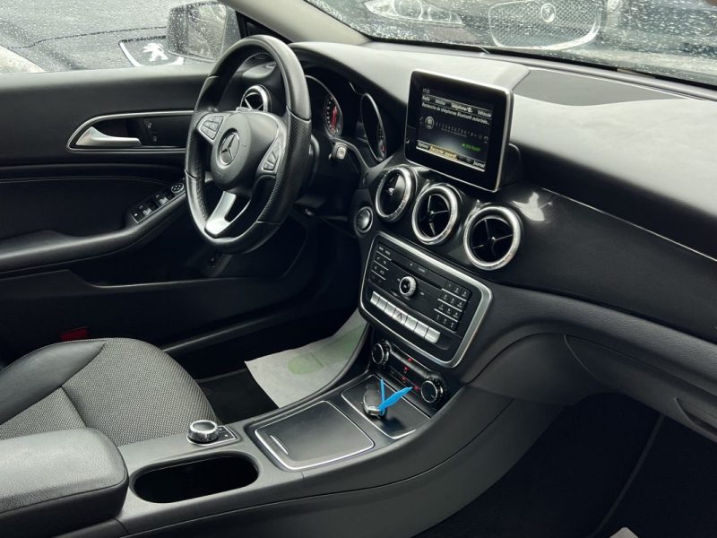 MERCEDES CLASSE CLA 180 1.6 i 122 Cv BOITE AUTOMATIQUE / 36 400 Kms CRIT AIR 1 - GARANTIE 1 AN