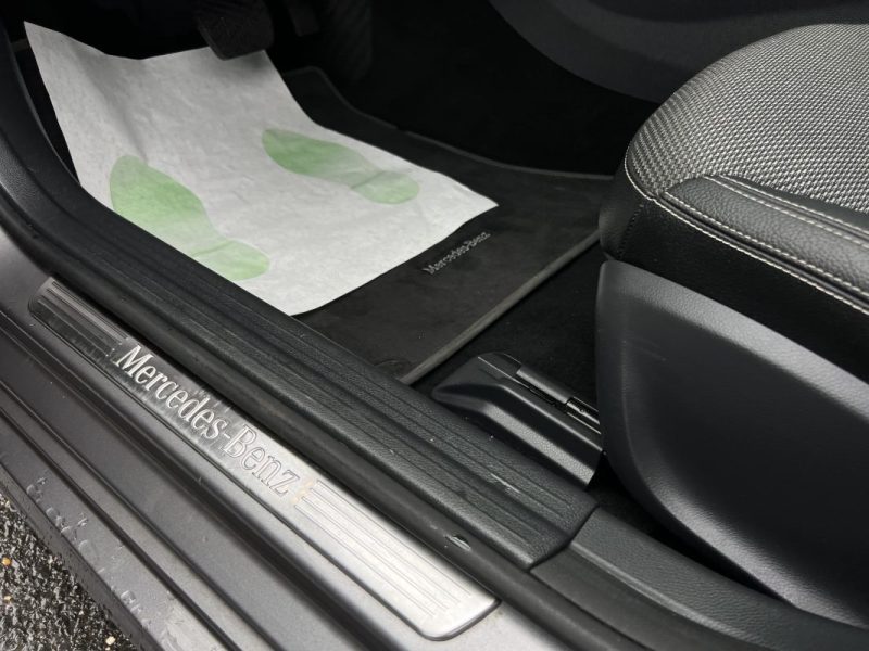 MERCEDES CLASSE CLA 180 1.6 i 122 Cv BOITE AUTOMATIQUE / 36 400 Kms CRIT AIR 1 - GARANTIE 1 AN